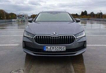 Skoda Superb 12.000 km 43.900 &euro; München 80686