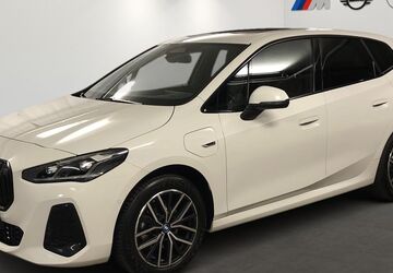 BMW 225 Active Tourer 27.384 km 34.490 &euro; München 80687