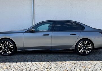 BMW i7 16.973 km 95.890 &euro; München 81245