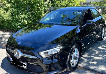 Mercedes-Benz A 180 176.000 km 15.990 &euro; München 81673