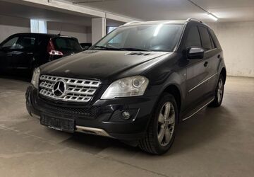 Mercedes-Benz ML 300 240.000 km 8.000 &euro; München 81739