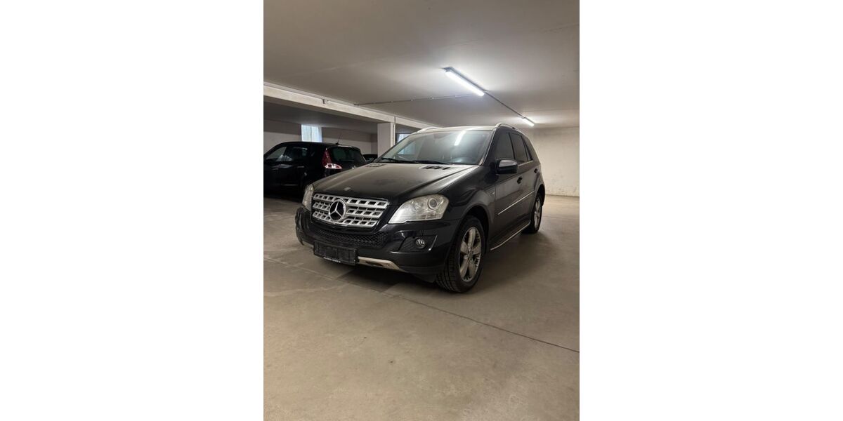 Mercedes-Benz ML 300 240.000 km 8.000 &euro; München 81739