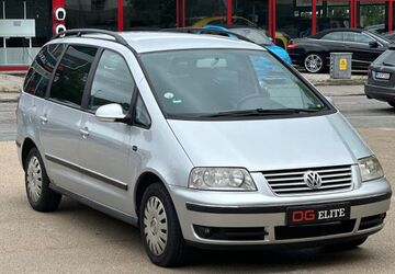 VW Sharan 290.000 km 2.399 &euro; München 81825