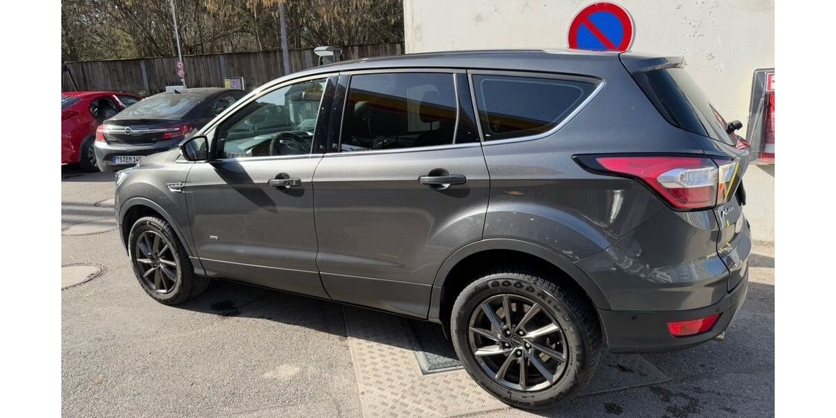 Ford Kuga 45.125 km 15.550 &euro; München 80634