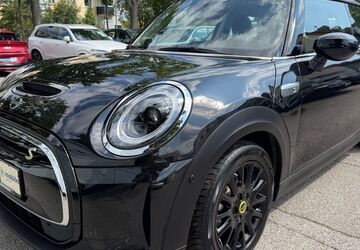 Mini Cooper SE 25.308 km 19.999 &euro; München 81243