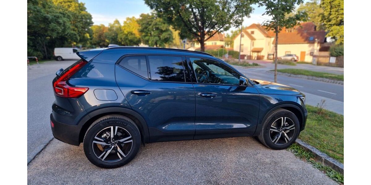 Volvo XC40 8.000 km 40.200 &euro; München 81379