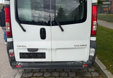 Opel Vivaro 204.596 km 5.450 &euro; München 82110