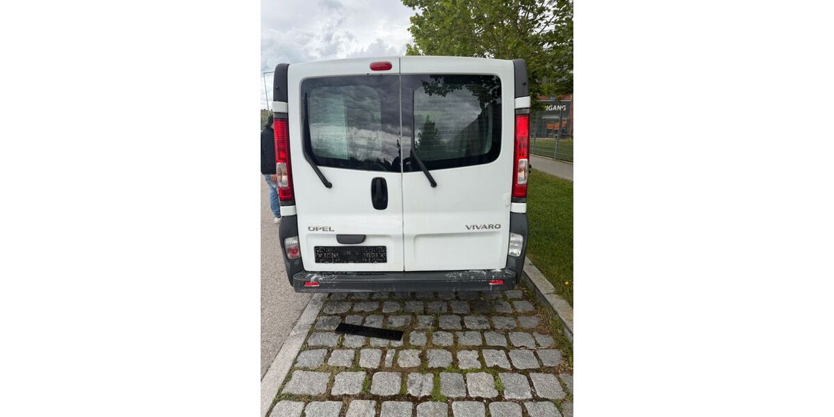 Opel Vivaro 204.596 km 5.450 &euro; München 82110