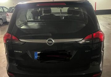 Opel Zafira Tourer 121.321 km 11.700 &euro; München 81477
