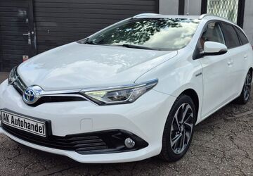Toyota Auris Touring Sports 171.958 km 11.890 &euro; München 80809
