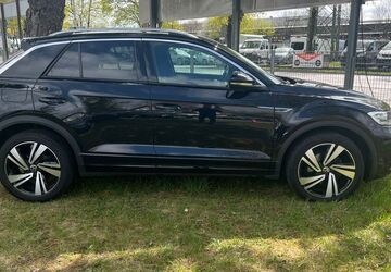 VW T-Roc 168.000 km 21.900 &euro; München 81243