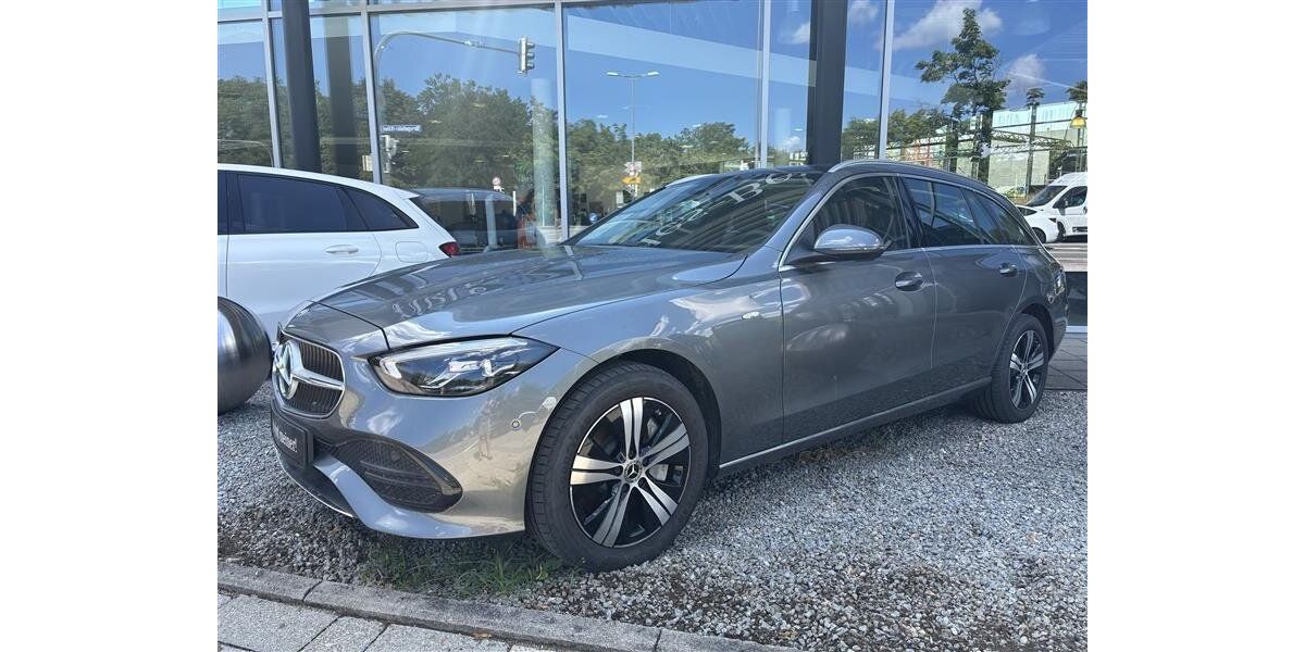 Mercedes-Benz C 300 13.625 km 41.900 &euro; München 81379