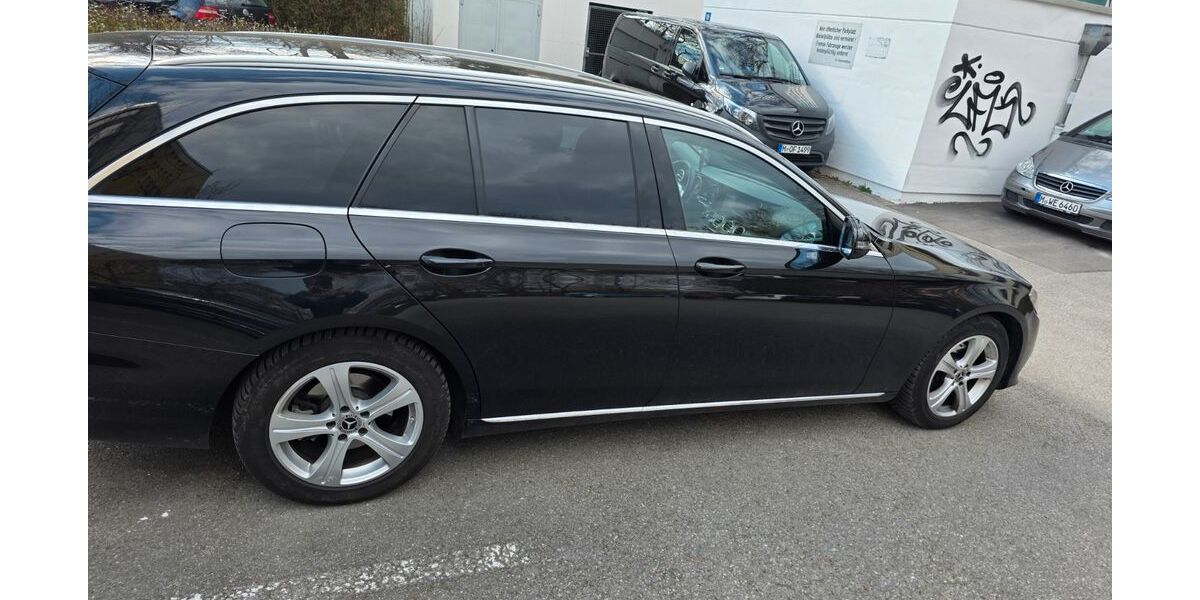 Mercedes-Benz E 220 228.000 km 19.000 &euro; München 81249