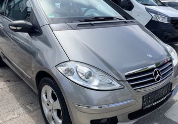 Mercedes-Benz A 170 231.000 km 2.490 &euro; München 81825