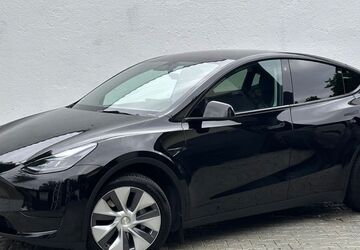 Tesla Model Y 52.000 km 30.990 &euro; München 81243