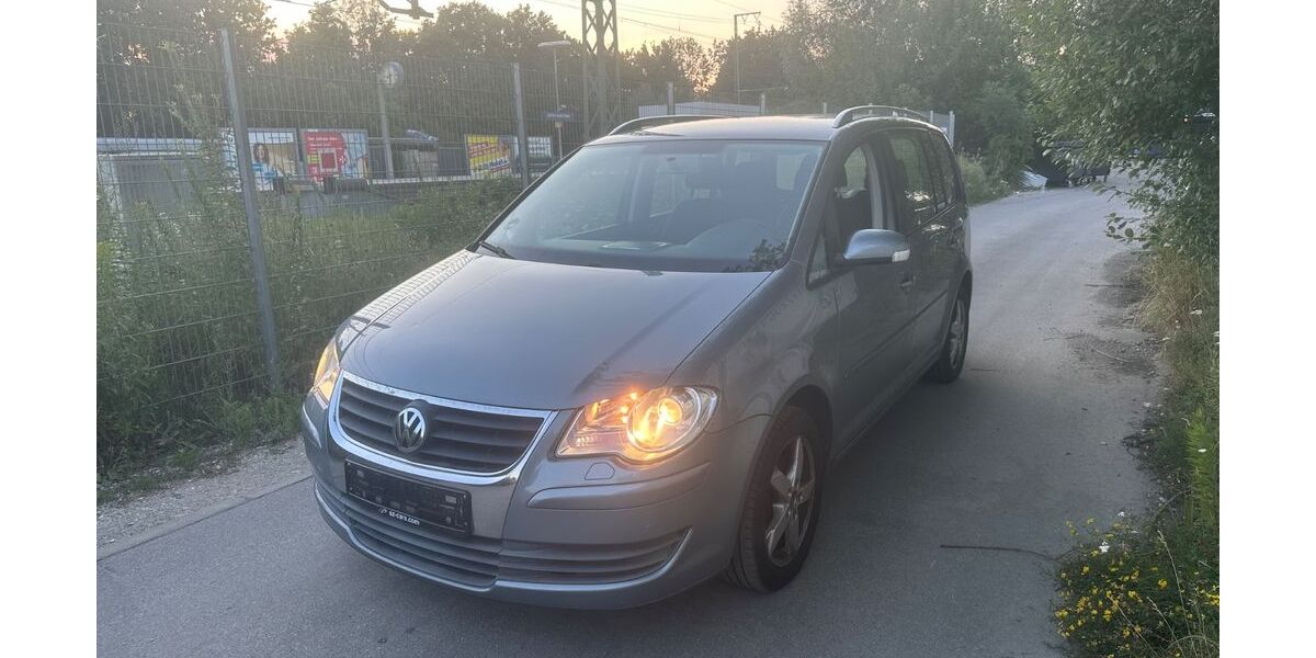 VW Touran 183.677 km 1.590 &euro; München 81929