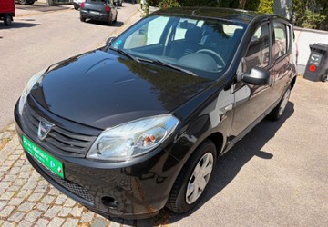 Dacia Sandero 123.069 km 2.999 &euro; München 81739