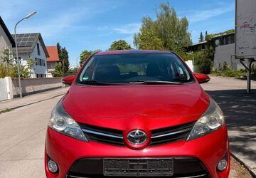 Toyota Verso 143.400 km 5.950 &euro; München 81377