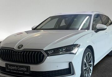 Skoda Superb 6.500 km 49.950 &euro; München 80935