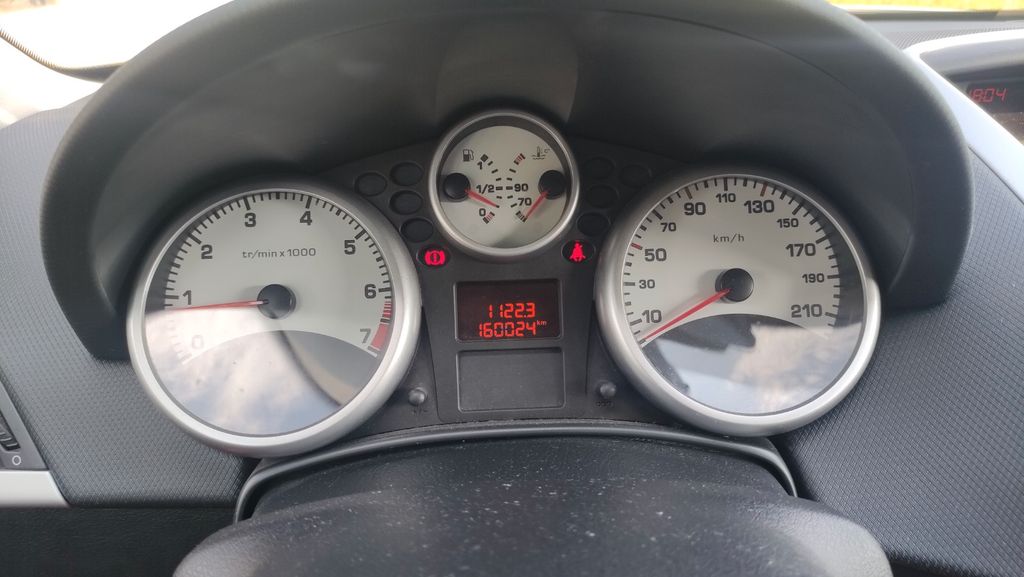 Peugeot 207 160.000 km 1.900 &euro; München 81827