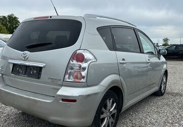 Toyota Corolla Verso 65.000 km 3.999 &euro; München 81829