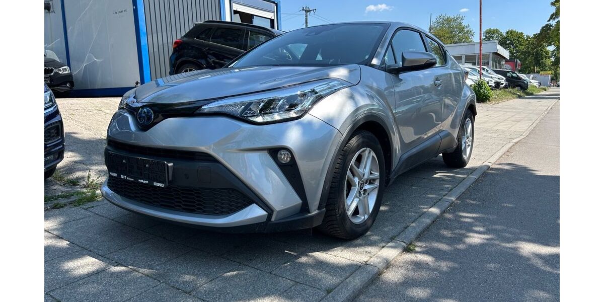 Toyota C-HR 25.689 km 21.500 &euro; München 81825