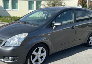 Toyota Corolla Verso 207.000 km 3.990 &euro; München 81479