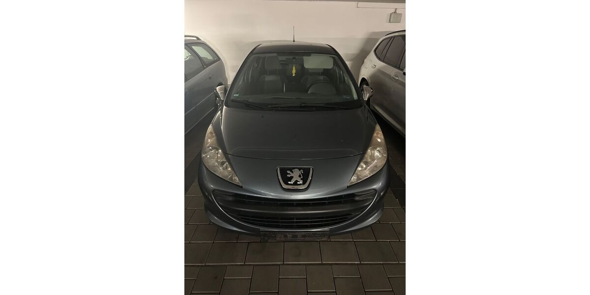 Peugeot 207 233.000 km 700 &euro; München 81476