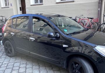 Dacia Sandero 141.000 km 1.899 &euro; München 80636