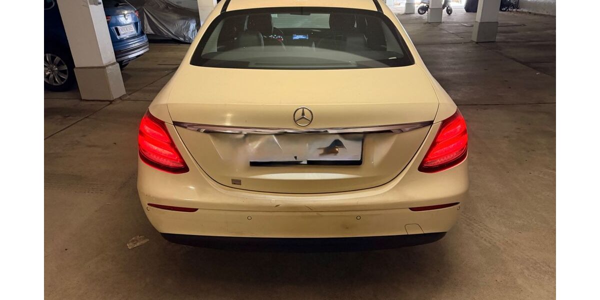 Mercedes-Benz E 200 387.000 km 10.100 &euro; München 81735