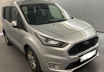 Ford Tourneo Connect 228.200 km 8.900 &euro; München 80939