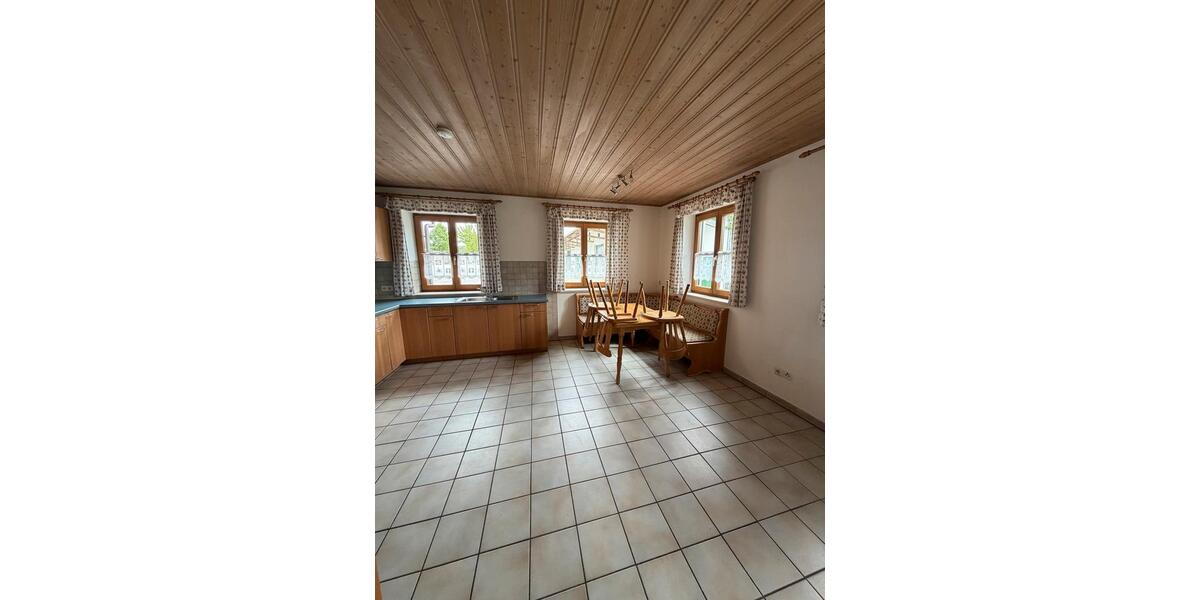 Etagenwohnung Erdweg - 1 Zimmer, 60 m&sup2;, 1.500&euro; | Angebot:26538658