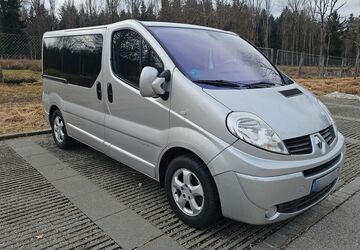 Renault Trafic 202.300 km 9.500 &euro; München 81477