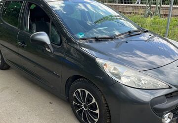 Peugeot 207 134.111 km 1.666 &euro; München 81929