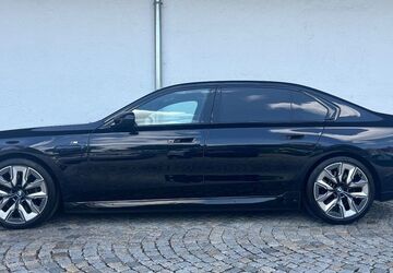 BMW 750 13.657 km 107.800 &euro; München 81245