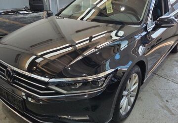 VW Passat Variant 65.800 km 22.900 &euro; München 80939
