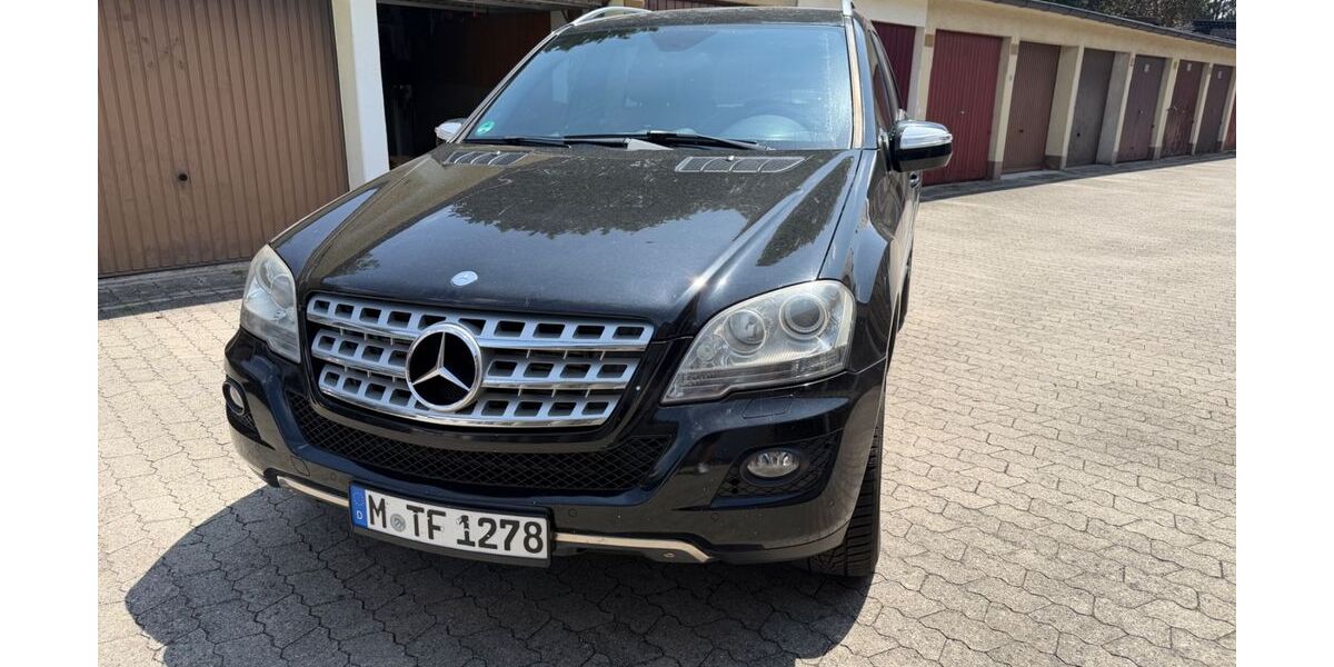 Mercedes-Benz ML 320 305.689 km 3.999 &euro; München 81929